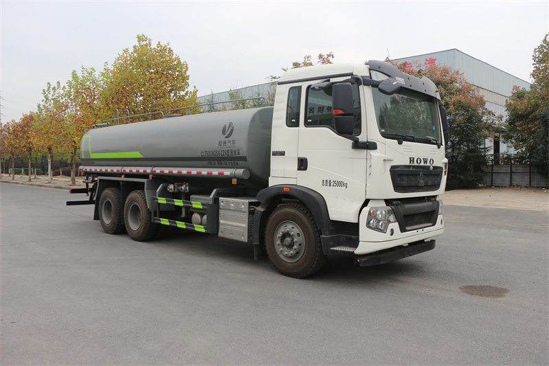 重汽豪沃 18.3 方灑水車