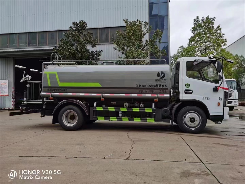 東風(fēng)多利卡 9.3 方灑水車