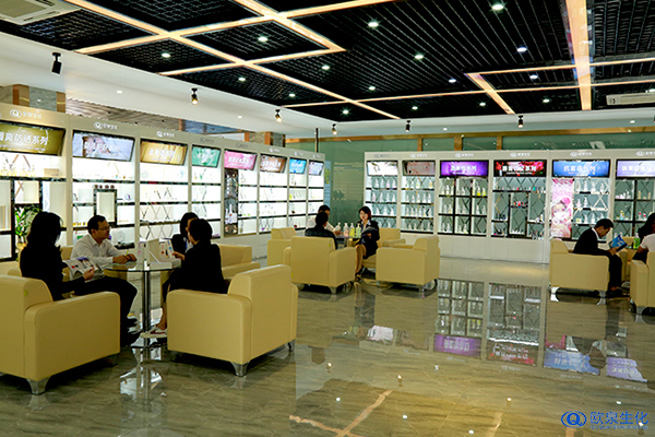 購買化妝品為何要堅持去實體店？